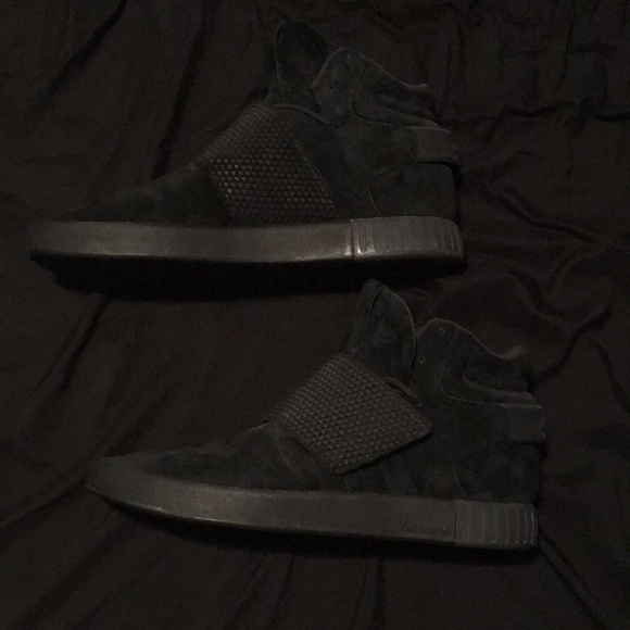 adidas tubular all black